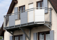 Stahlbalkon mit Geländer VK-Handlauf